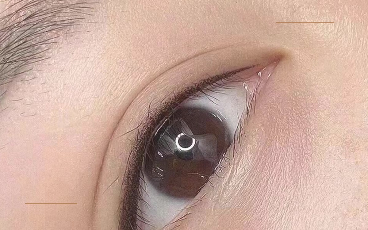 Bright eyeliner cover
